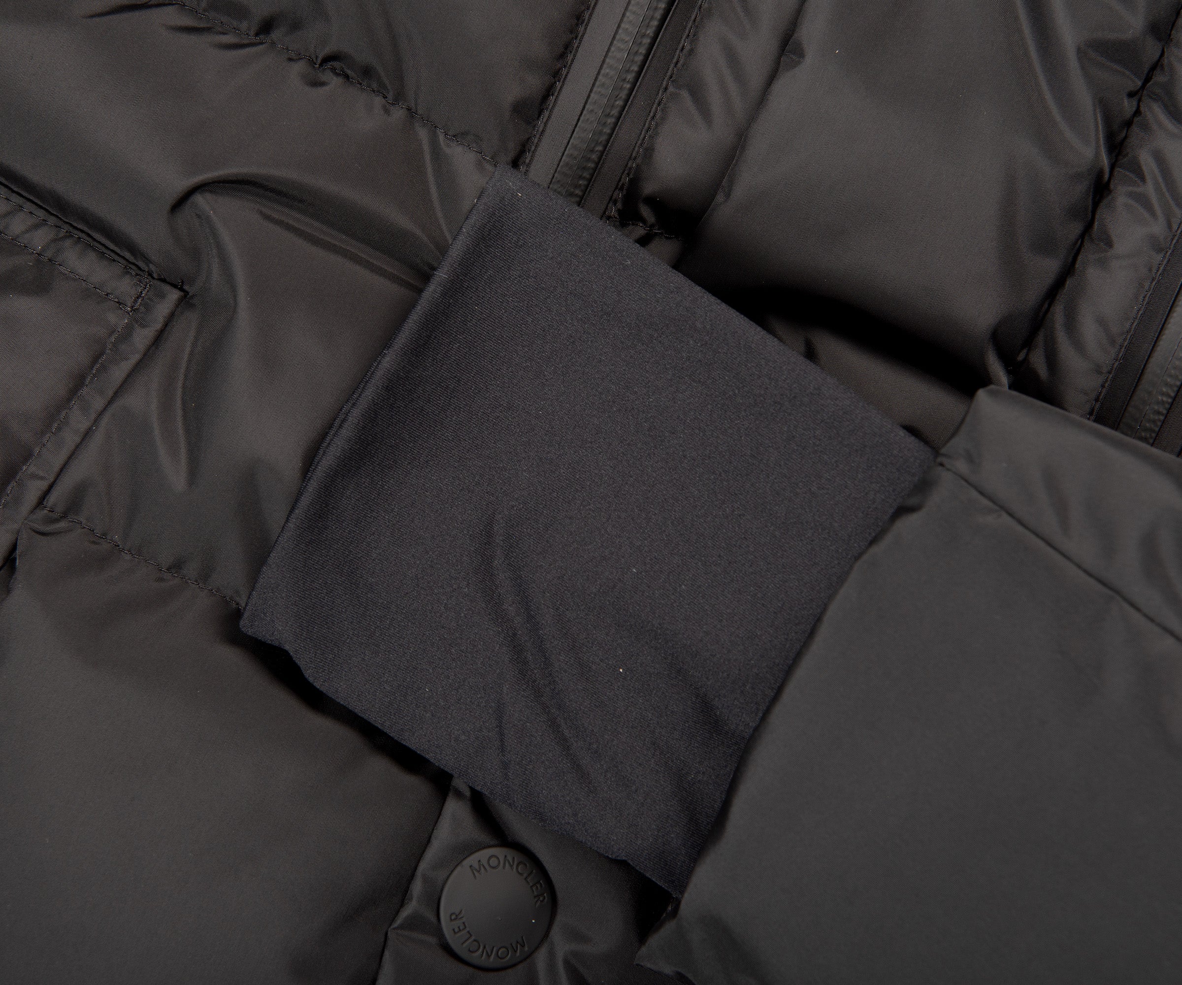Moncler Grenoble Rodenberg Short Down Jacket Black - Image 4