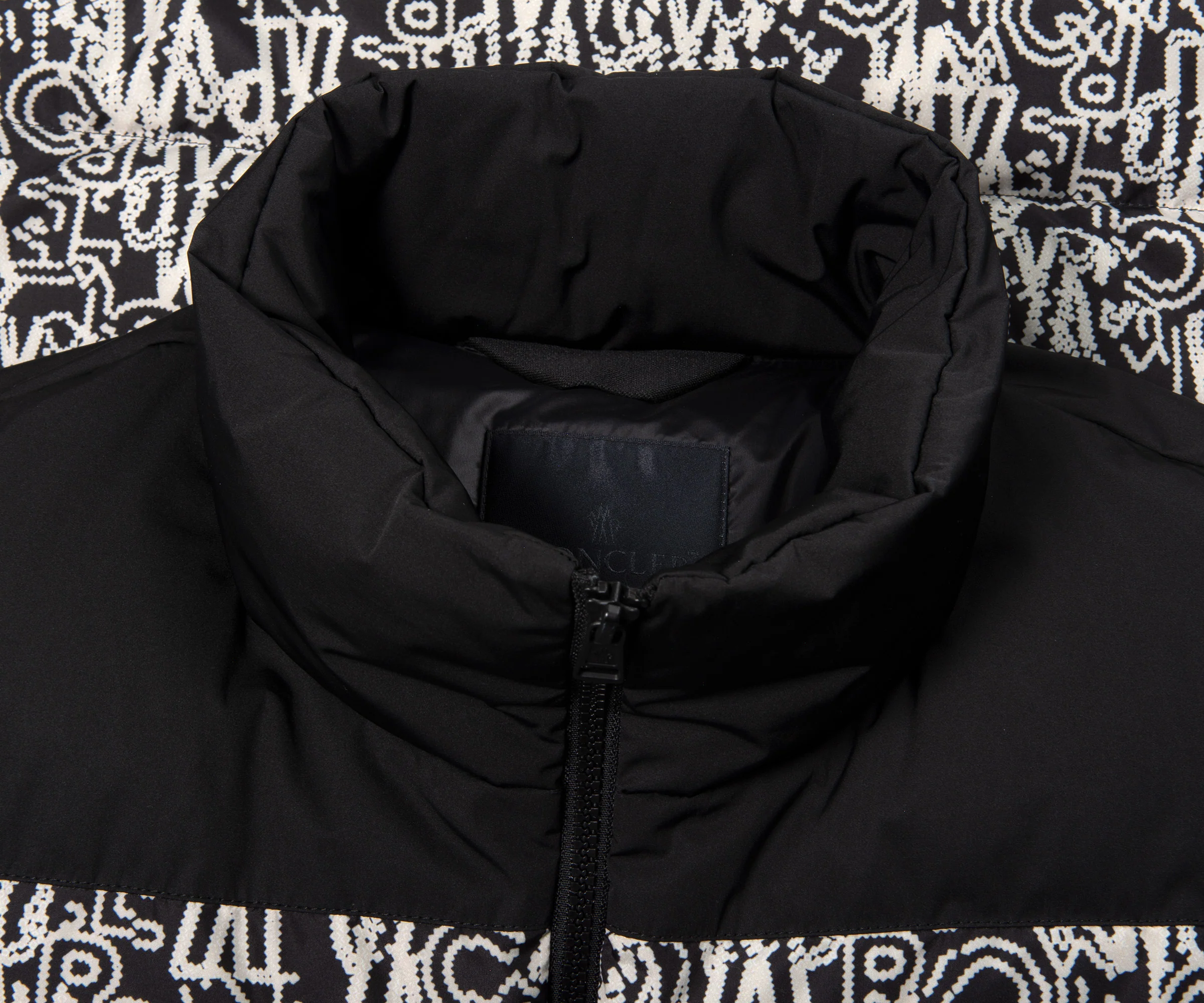 Moncler Chubasco 2 In 1 Printed Jacket Black/White - Image 6
