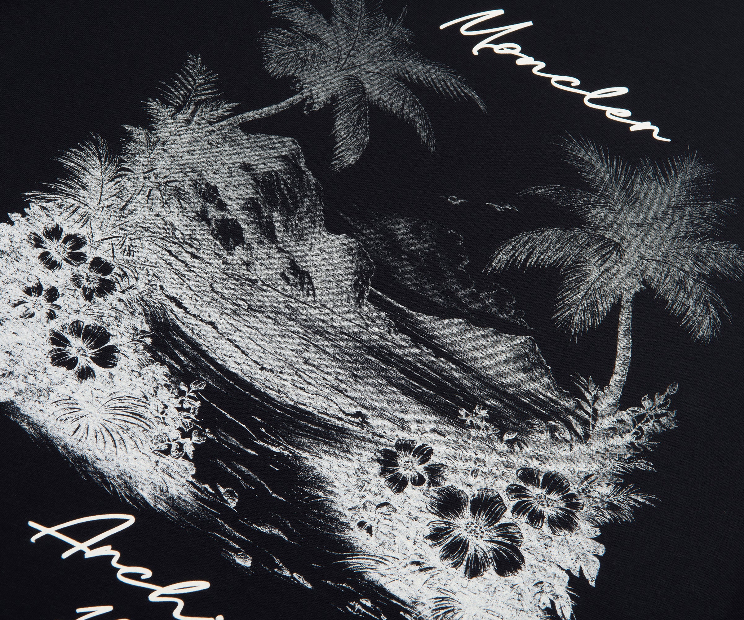 Moncler Black/White Paradise Archive Print SS T-Shirt - Image 7